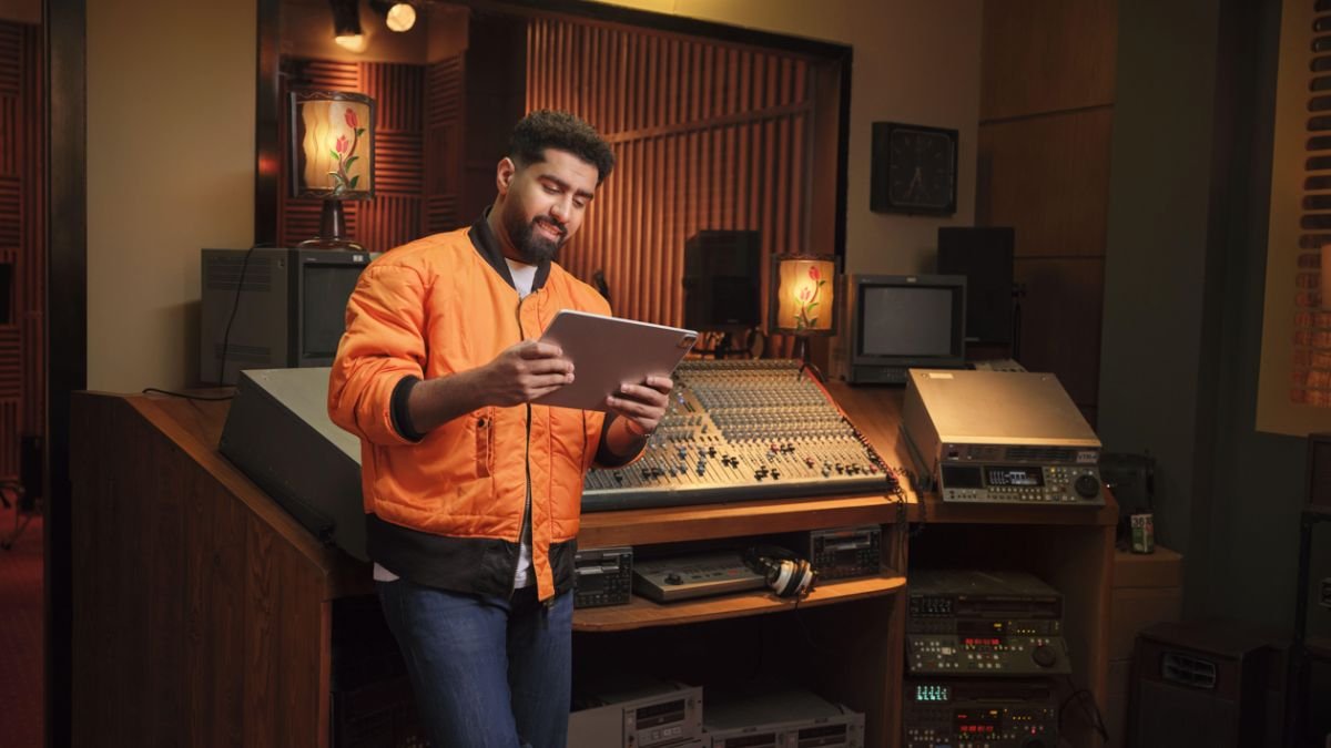 Bader Alshuaibi Joins OSN+’s Trending ‘No More FOMO’ Campaign