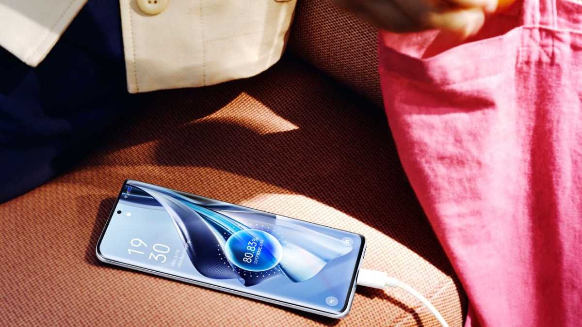 Charging Beyond Limits: Experience Lightning-Fast Power with OPPO Reno10!