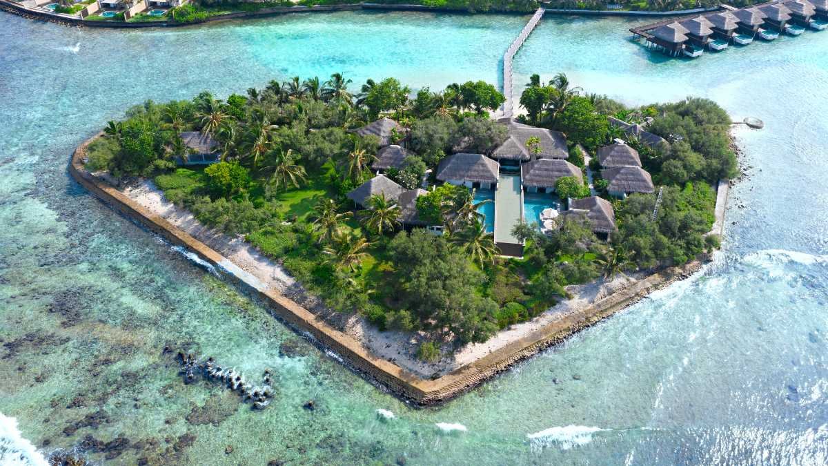 Indulge in Luxury Sheraton Maldives Full Moon Resort & Spa's National Day Packages Await!
