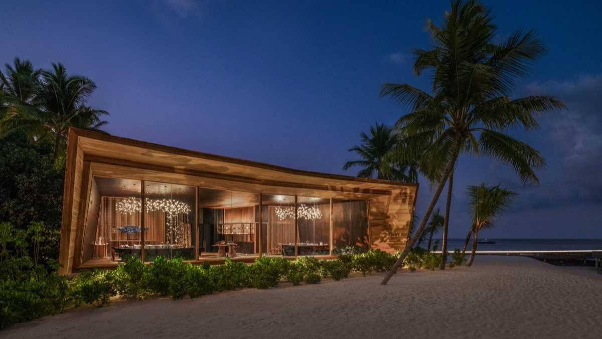 The St. Regis Maldives Vommuli Resort Unveil "Double the Rewards, Triple the Bliss" Offer.