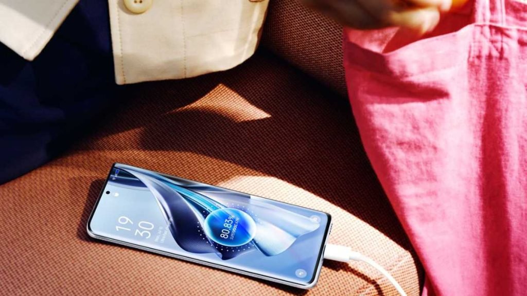 OPPO Reno10 5G's Super-Fast Flash Charge for Halloween!