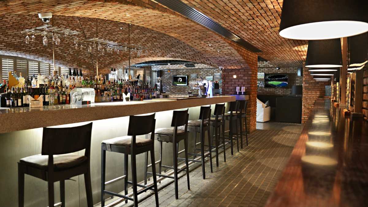 Y Bar's Electrifying Happy Hour Returns on October 5th!