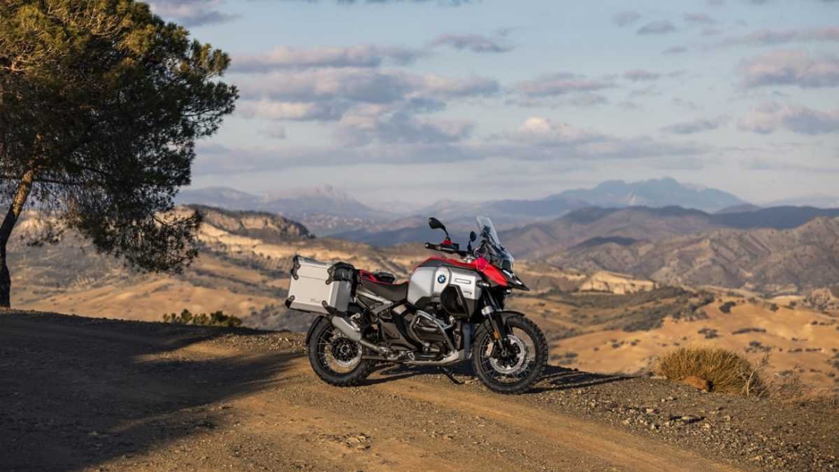 The New Bmw R 1300 Gs Adventure