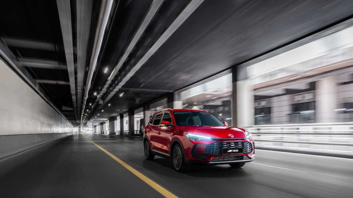 MG ZS: The Compact SUV That’s Big on Style, Tech, and Thrill!