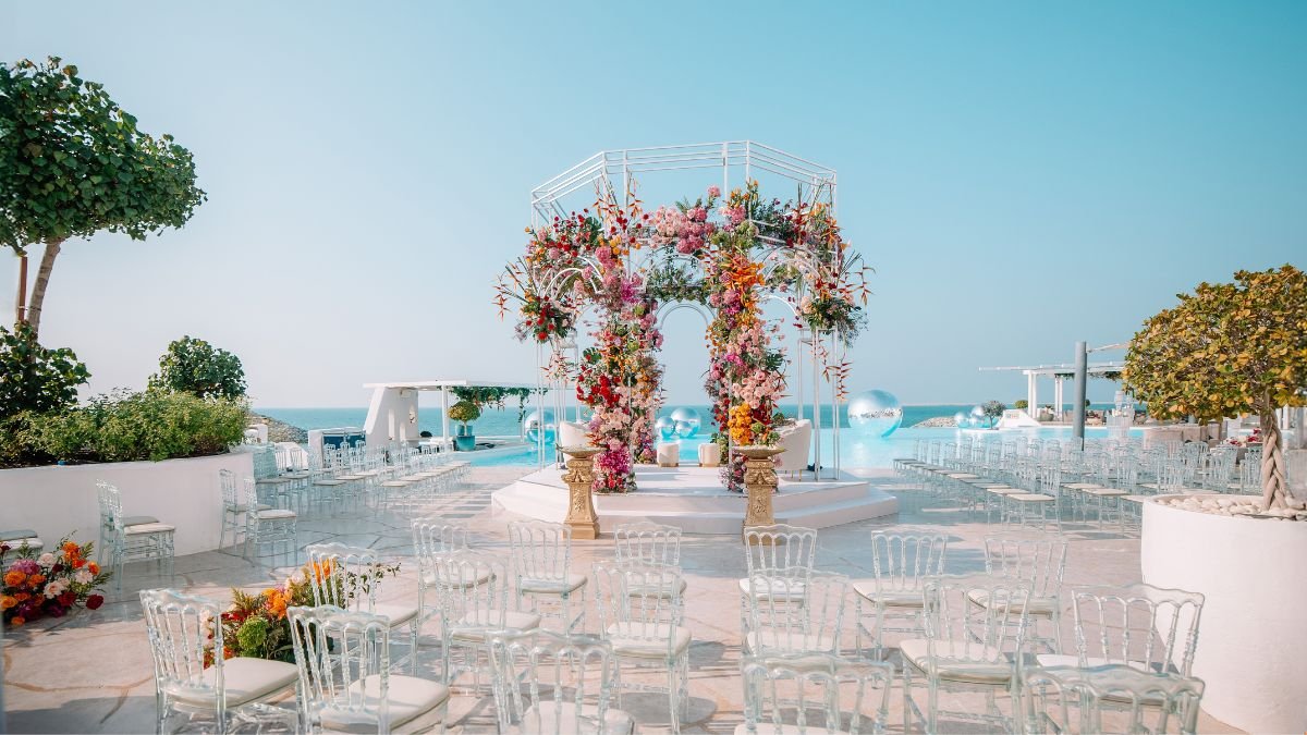 Anantara Santorini Abu Dhabi Retreat: A Dream Wedding Destination Offering Complete Exclusivity