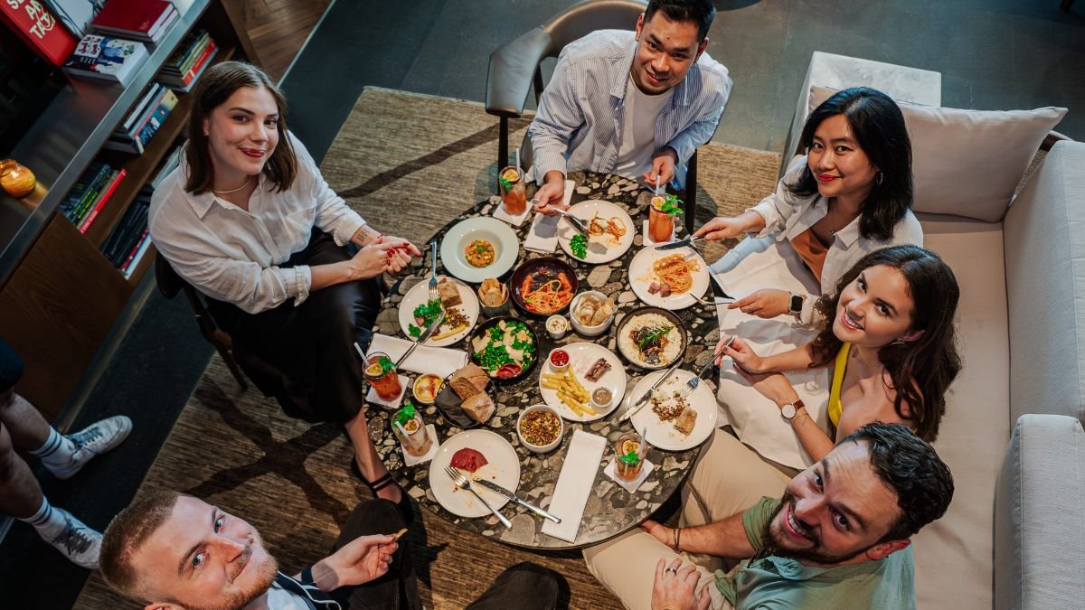 6 Best Dining spots at Yas Bay Waterfront To Enjoy Abu Dhabi Comedy Season