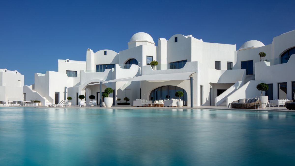 Celebrate New Year Like a Mediterranean Millionaire at Anantara Santorini