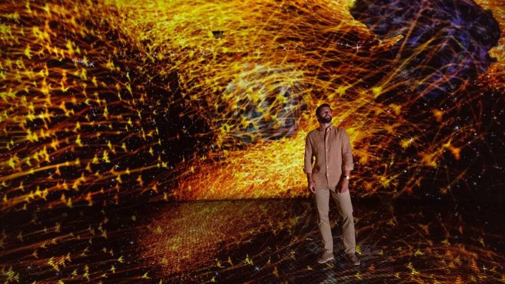 Experience new "Art Undistracted" at teamLab Phenomena