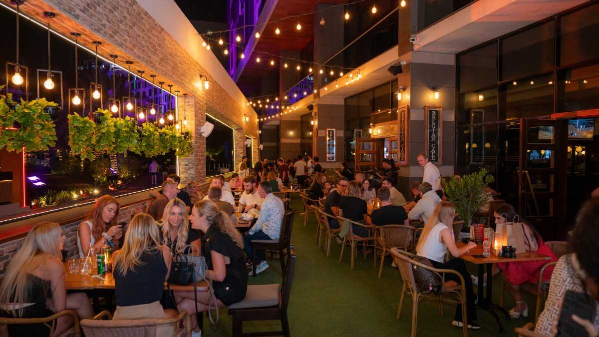 Yas Plaza Hotels Turns Up the Heat for Abu Dhabi Grand Prix Weekend